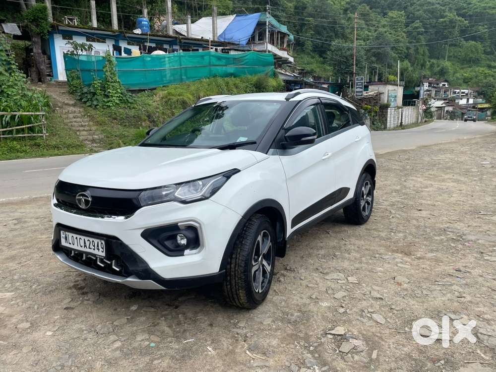 Tata Nexon Xza Plus Amt  2021 Petrol 8800 Km