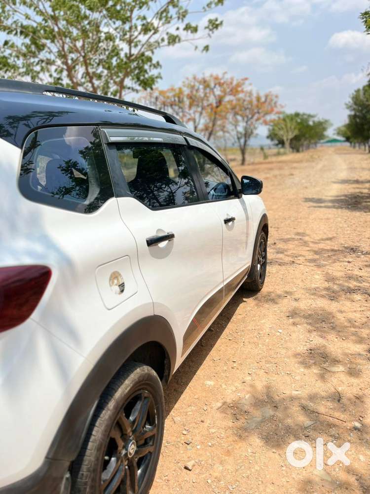 Renault Triber Rxz Easy-r Amt, 2022, Petrol