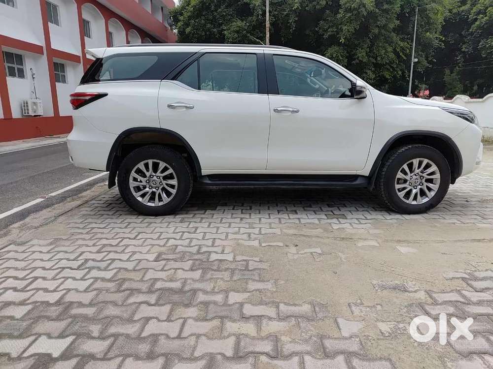 I Am Owner -  Toyota Fortuner 2024 Diesel Well Maintained