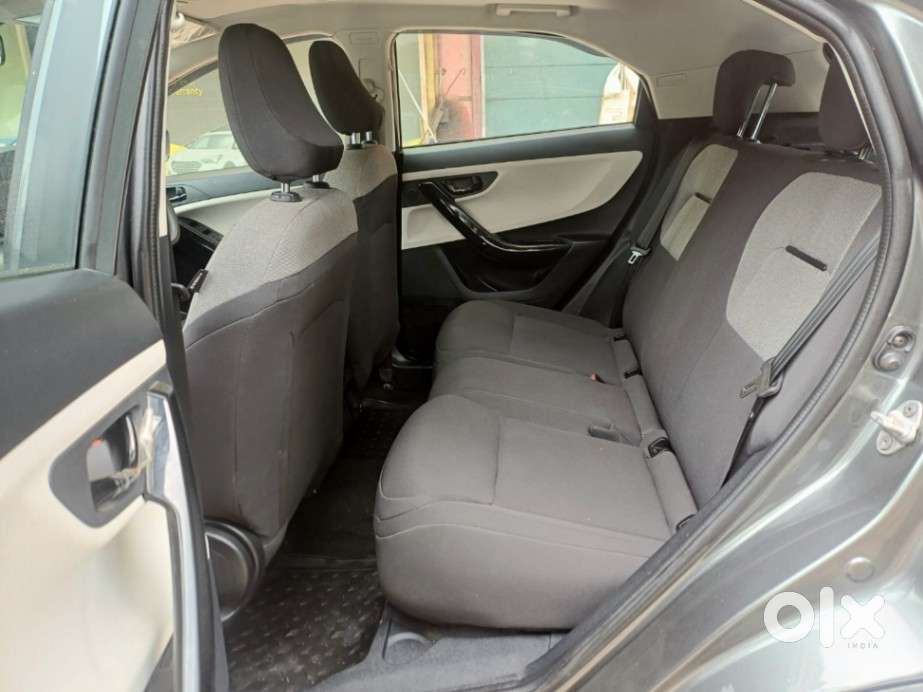 Tata Nexon Pure 1.2 Revotron Petrol 6 Mt, 2026, Cng & Hybrids