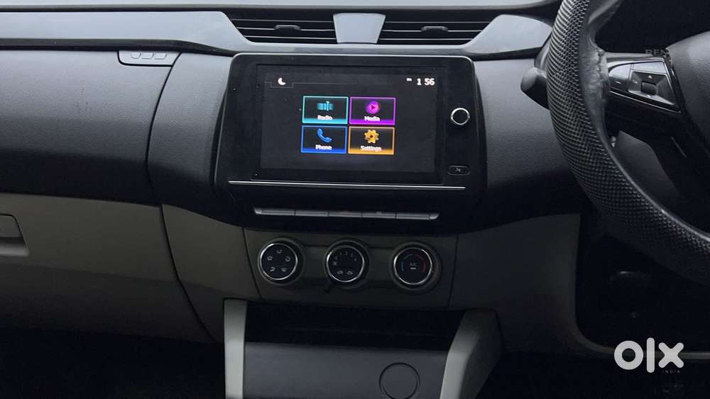 Renault Triber Rxt, 2022, Petrol