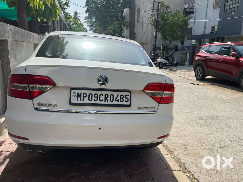 Skoda Superb 2015 Petrol 48000 Km Driven