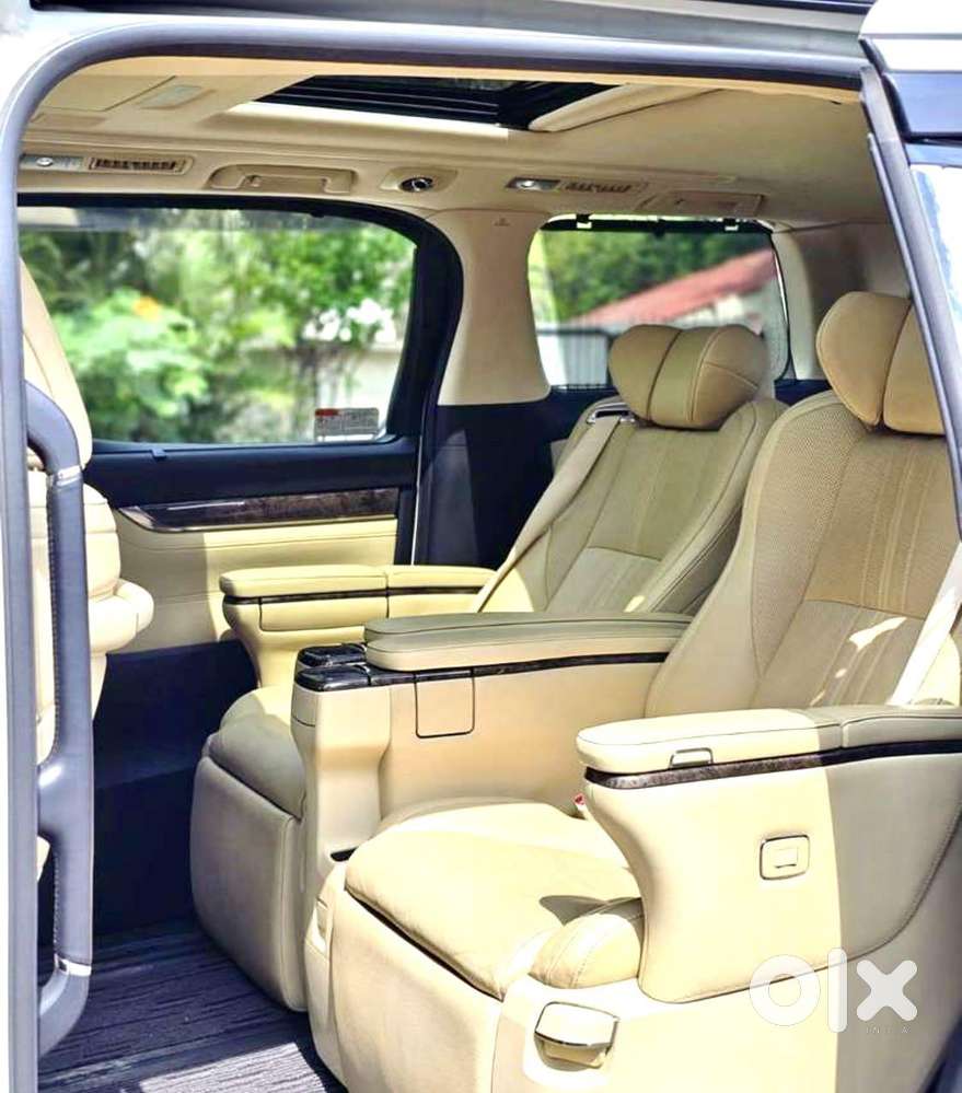 Toyota Vellfire 2.5 Executive Lounge, 2021, Electric