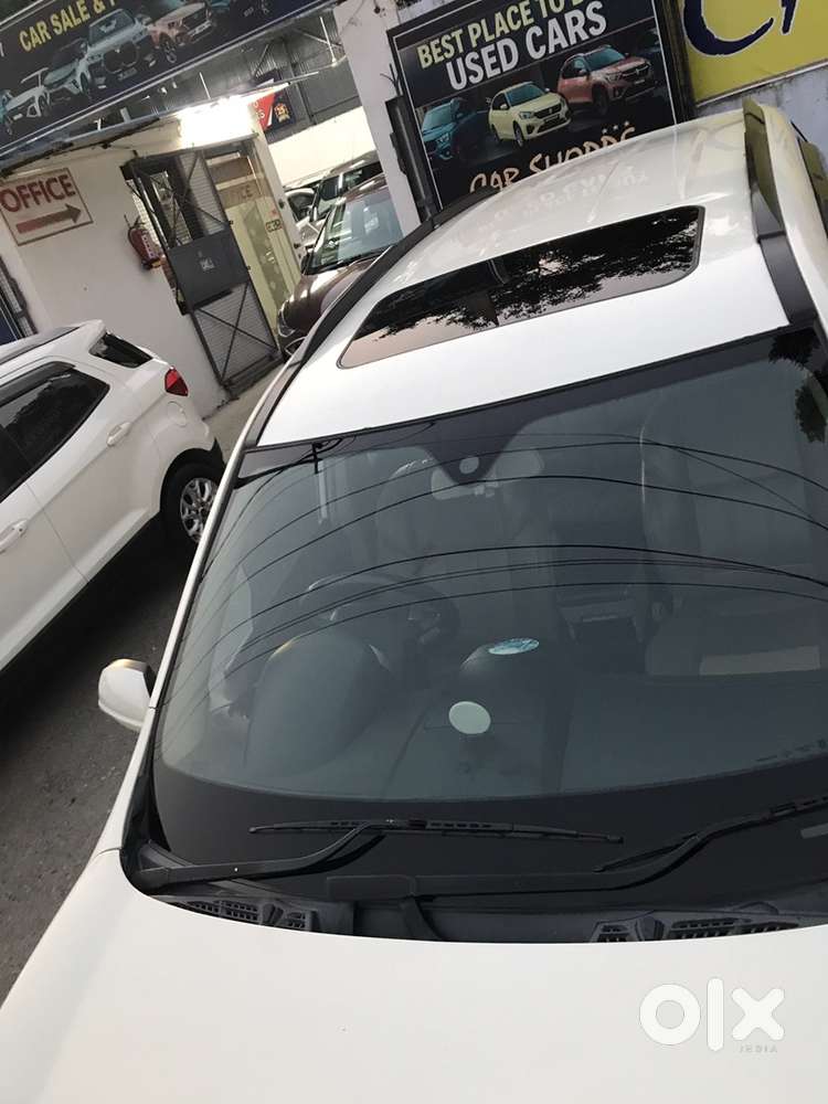 Mahindra Xuv500 2016 Sunroof 1st Owner