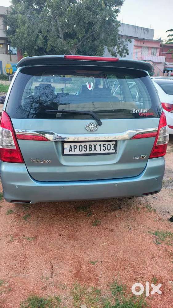 Toyota Innova 2010