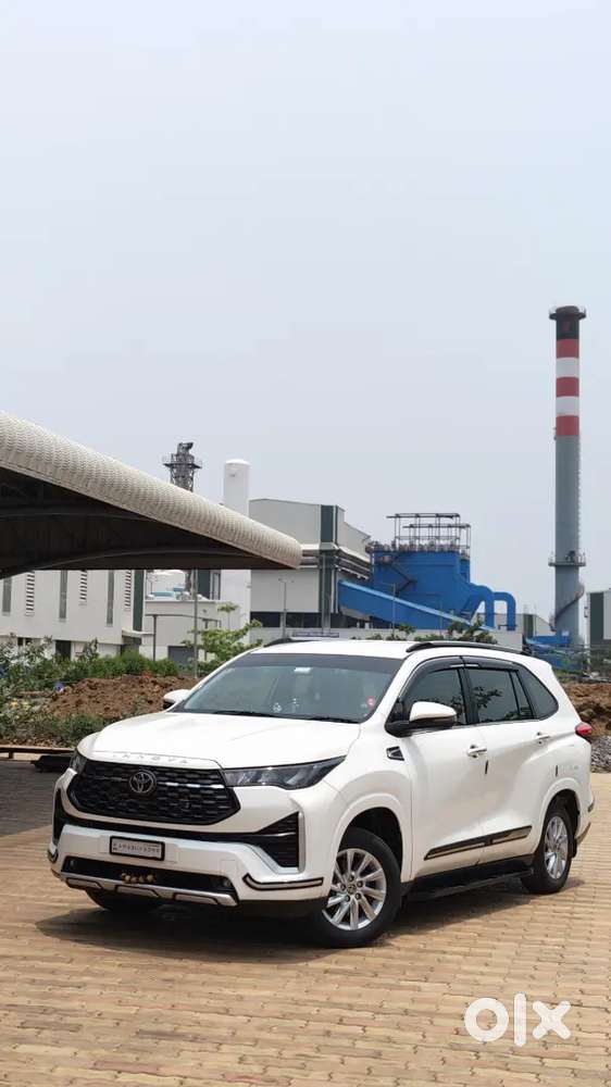 Toyota Innova Hycross 2024