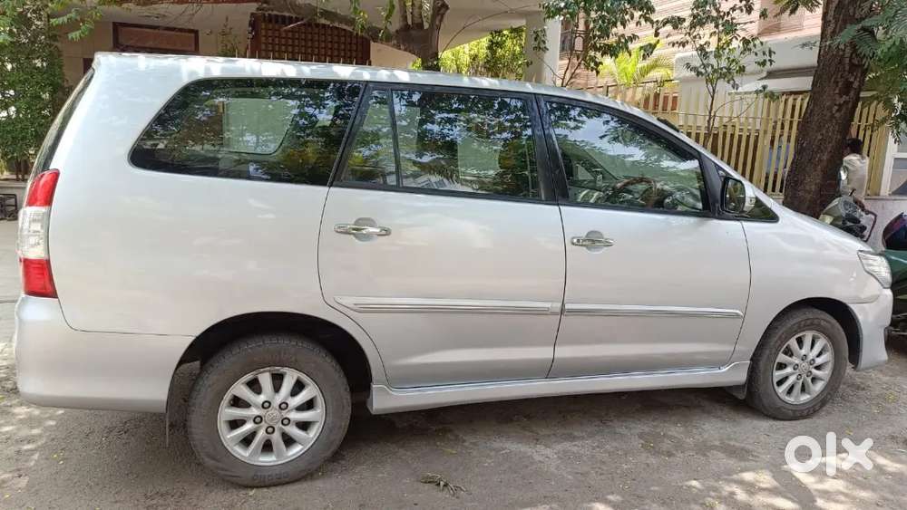 Toyota Innova 2012