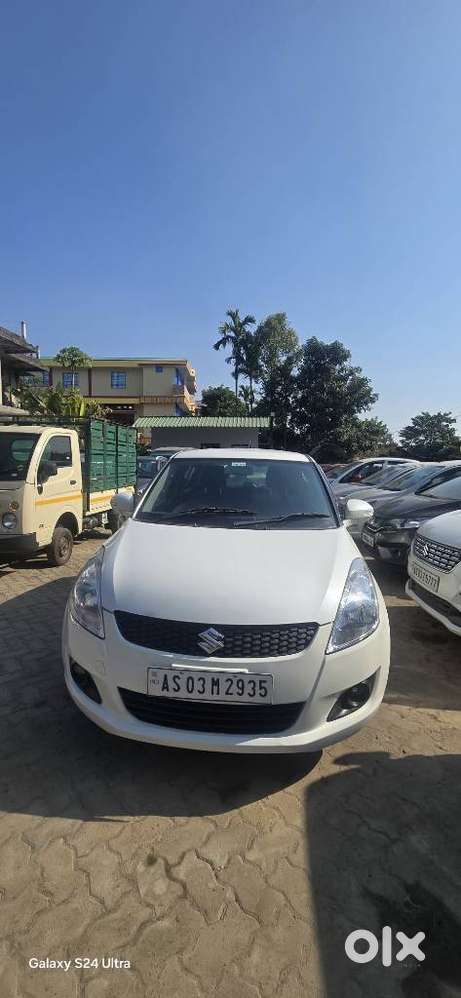 Maruti Suzuki Swift Vxi Optional, 2013, Petrol