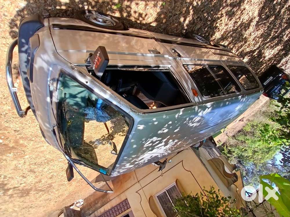 Age: 21 Years. Type: Saloon Body.