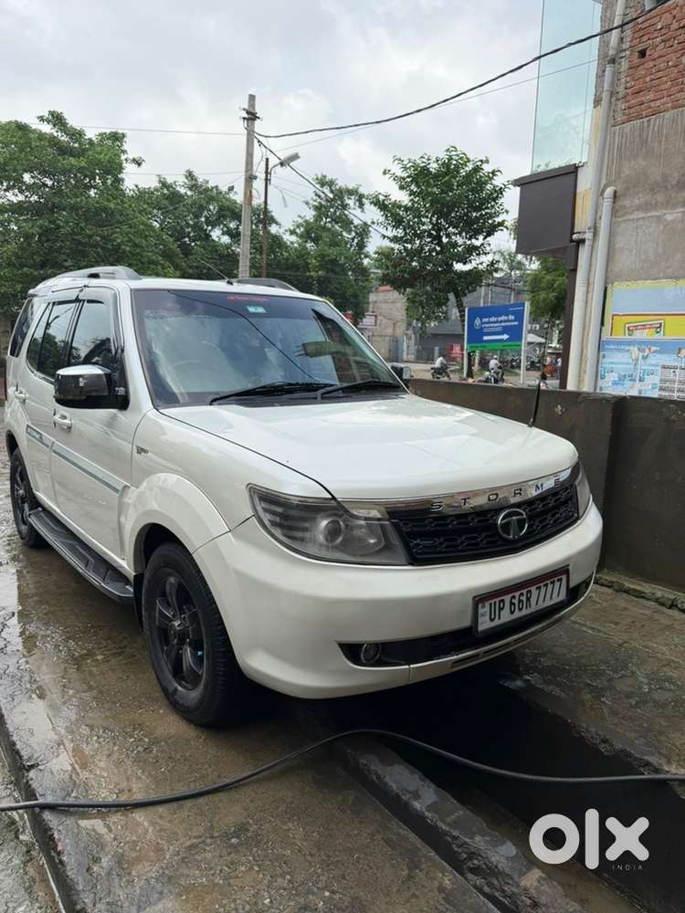 Tata Safari Storme 2016
