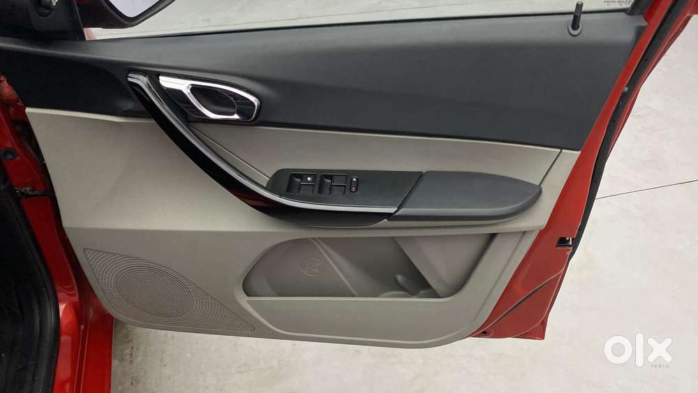Tata Tiago 1.2 Revotron Xza, 2019, Petrol