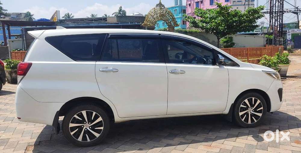 Toyota Innova Crysta, 2022, Petrol