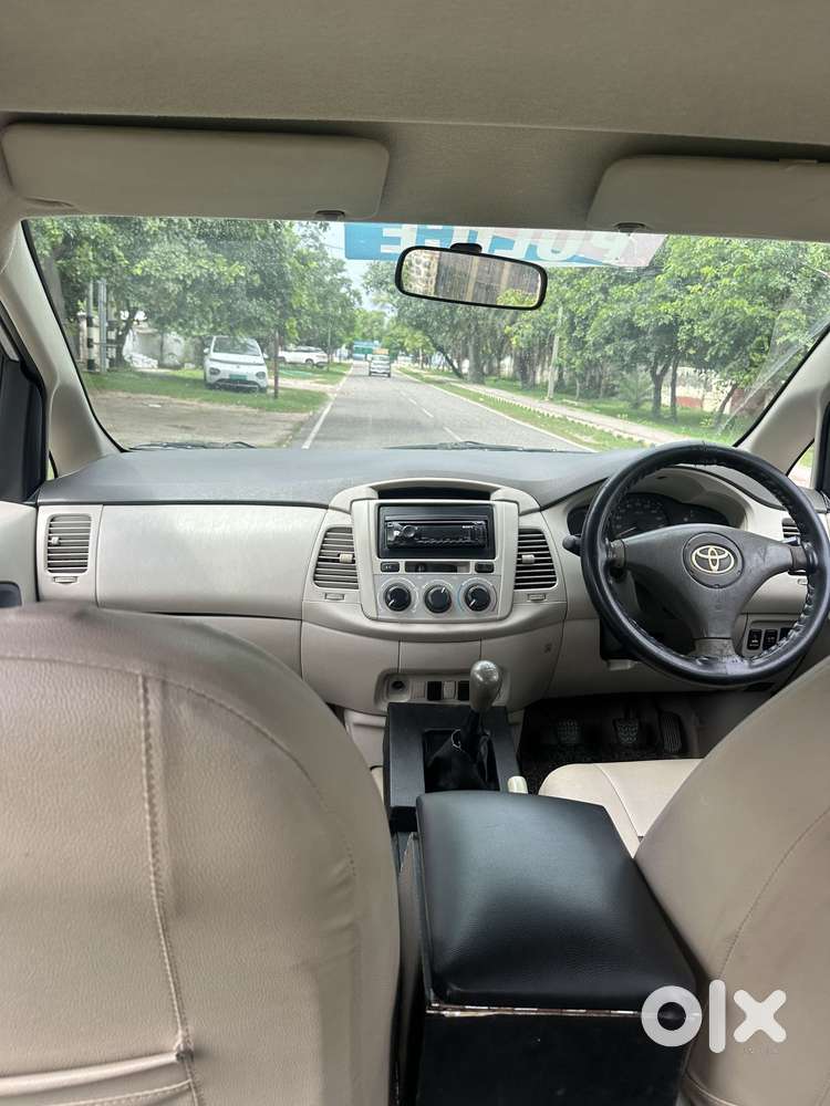 Toyota Innova 2.5 G (diesel) 8 Seater, 2014, Diesel