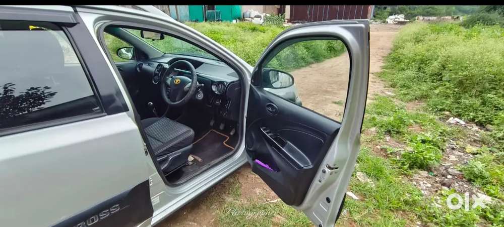 Toyota Etios Cross 2015