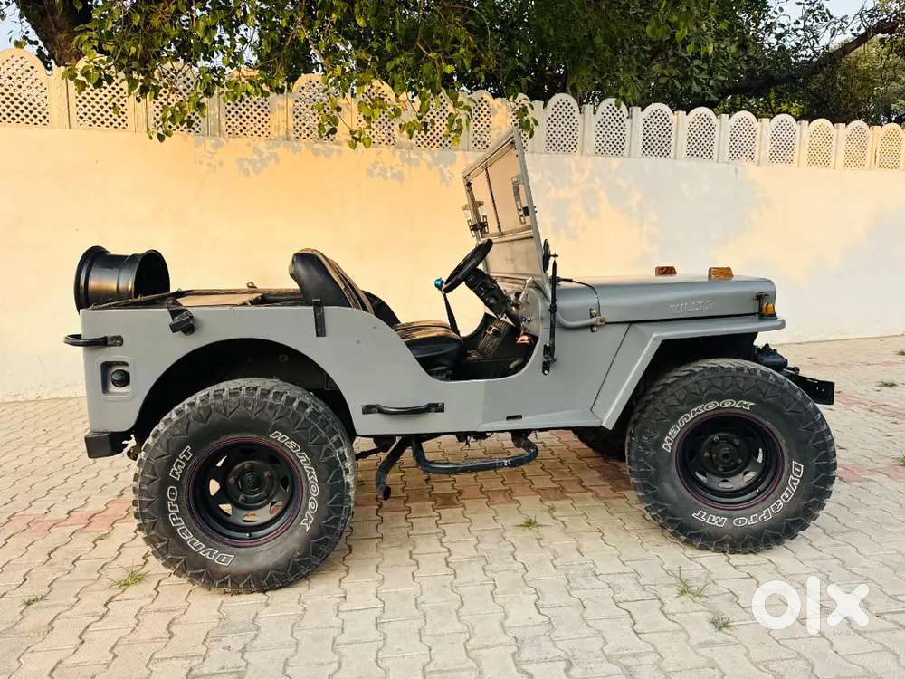 Mahindra Jeep Model 1995