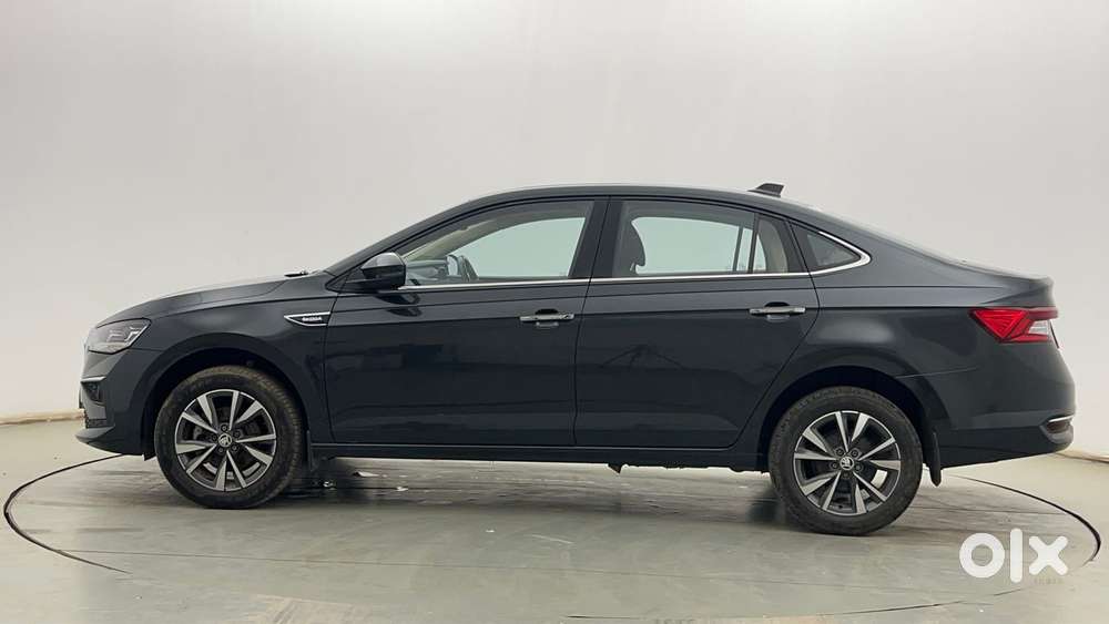 Skoda Slavia Style 1.0l Tsi Mt, 2023, Petrol