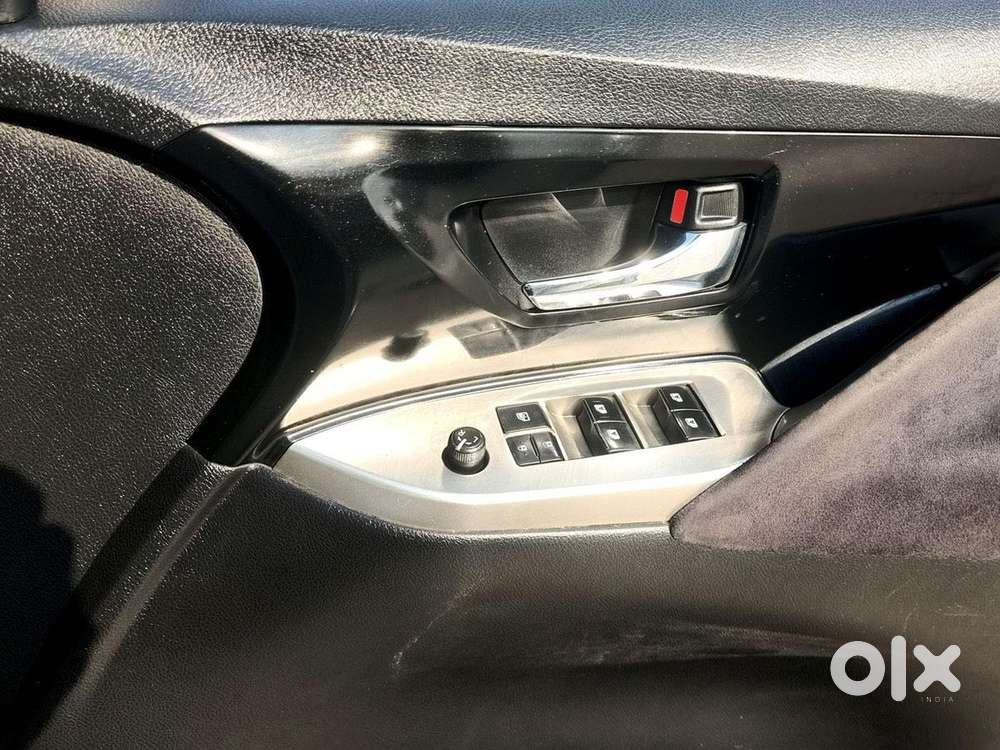 Toyota Innova Crysta 2.7 Vx Mt, 2018, Diesel