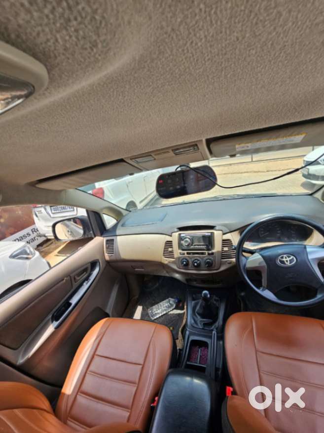 Toyota Innova 2.5 Gx (diesel) 8 Seater Bs Iv, 2016, Diesel