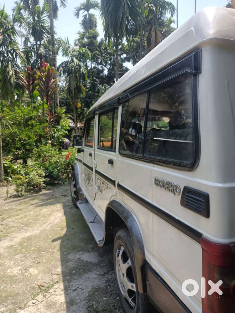 Bolero 9seater 2012-october