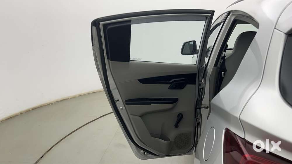 Mahindra Kuv 100 2016-2017 Mfalcon G80 K2, 2016, Petrol