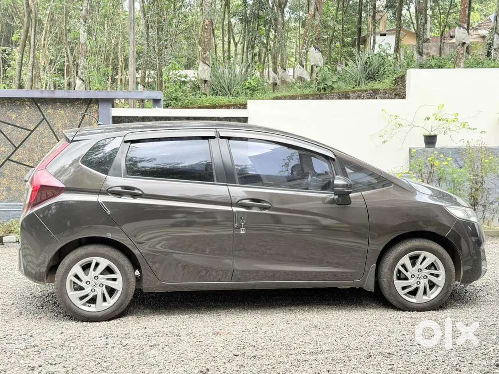 Honda Jazz 2018 Petrol Well Maintained Full Showroom Seevice
