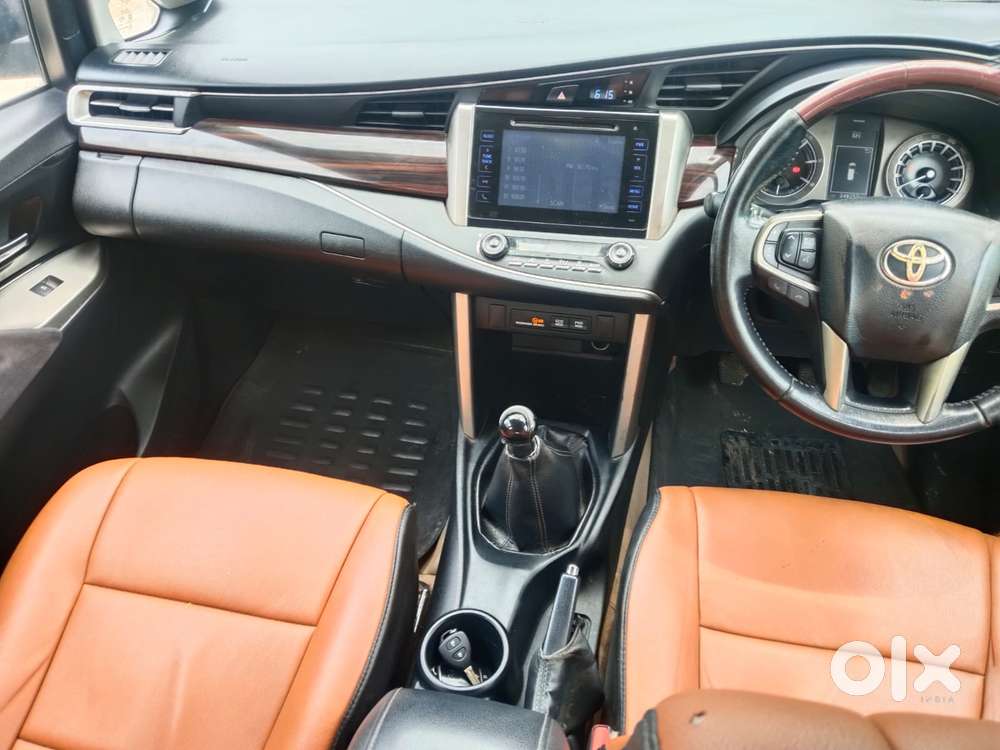 Toyota Innova Crysta 2.4 V, 2016, Diesel