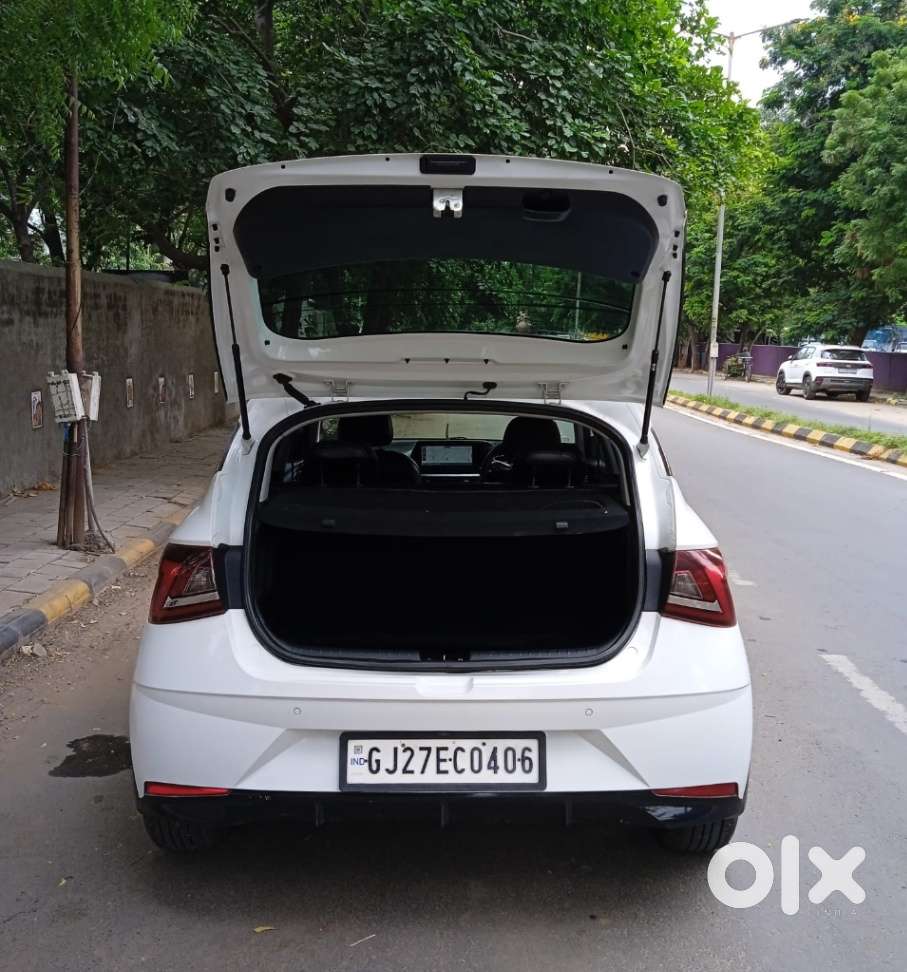Hyundai New I20 1.2 Asta (o) Mt, 2023, Petrol