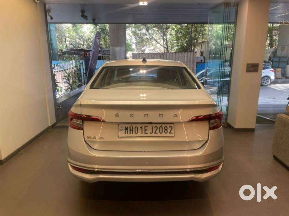 Skoda Slavia Style 1.0l Tsi At, 2013, Petrol