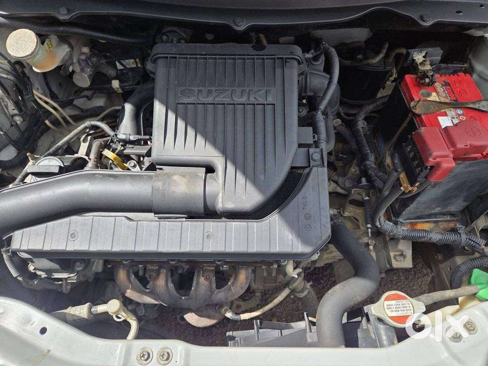 Maruti Suzuki Swift Vxi Optional, 2016, Petrol