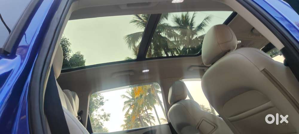 Mahindra Xuv700 Ax7l 6 Str At, 2022, Diesel