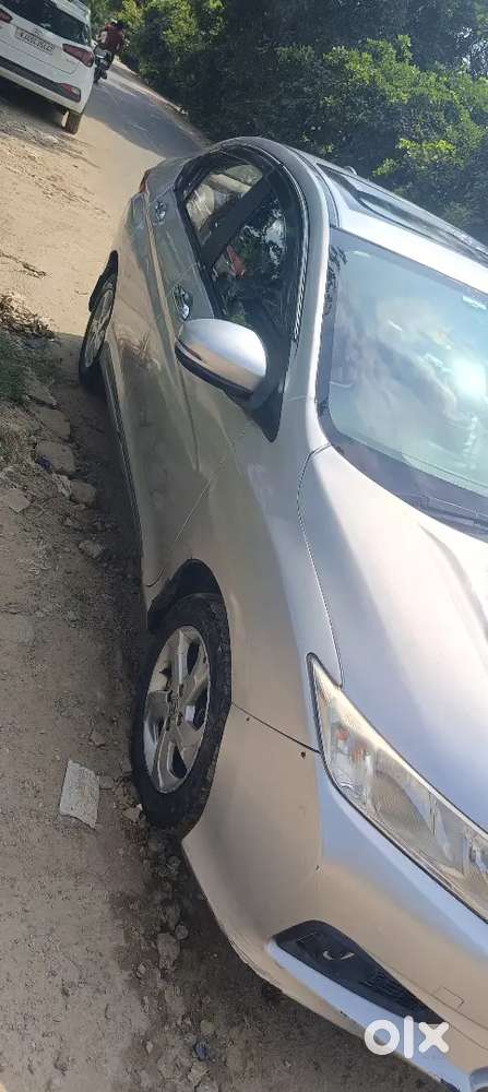 Honda City 2015 Diesel  &ndash;  ₹4.30 Lakh