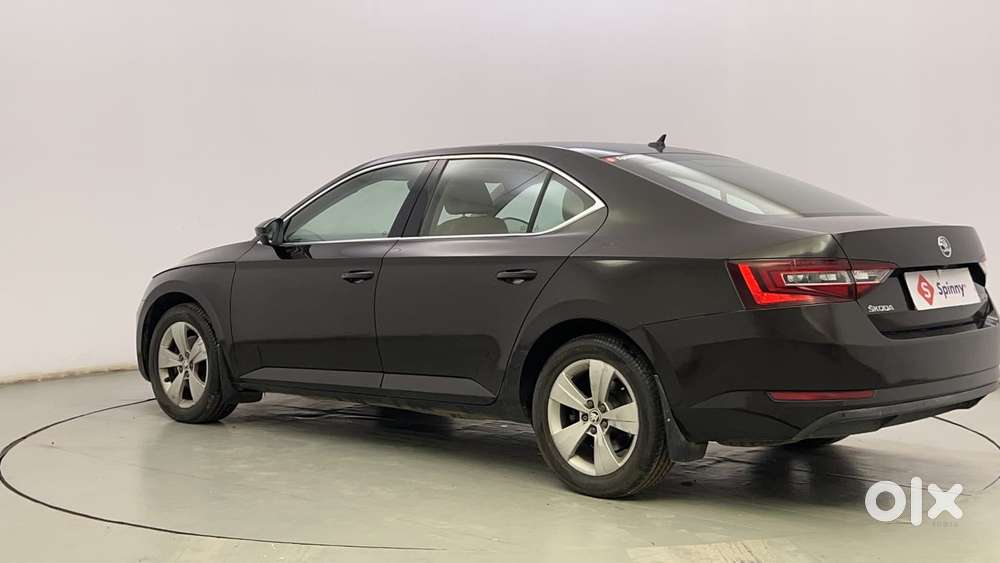 Skoda Superb [2014-2016] 1.8 Style Tsi At, 2018, Petrol