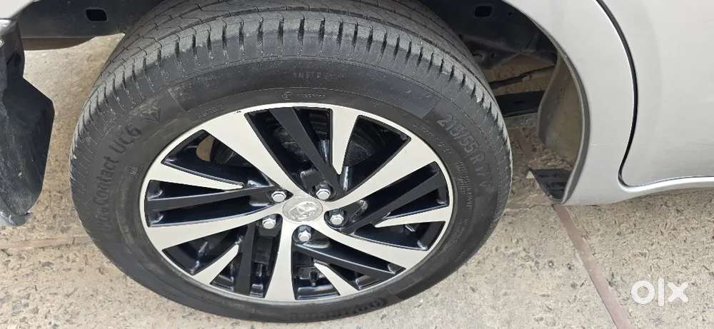 Toyota Innova Crysta 2.7 V 2018