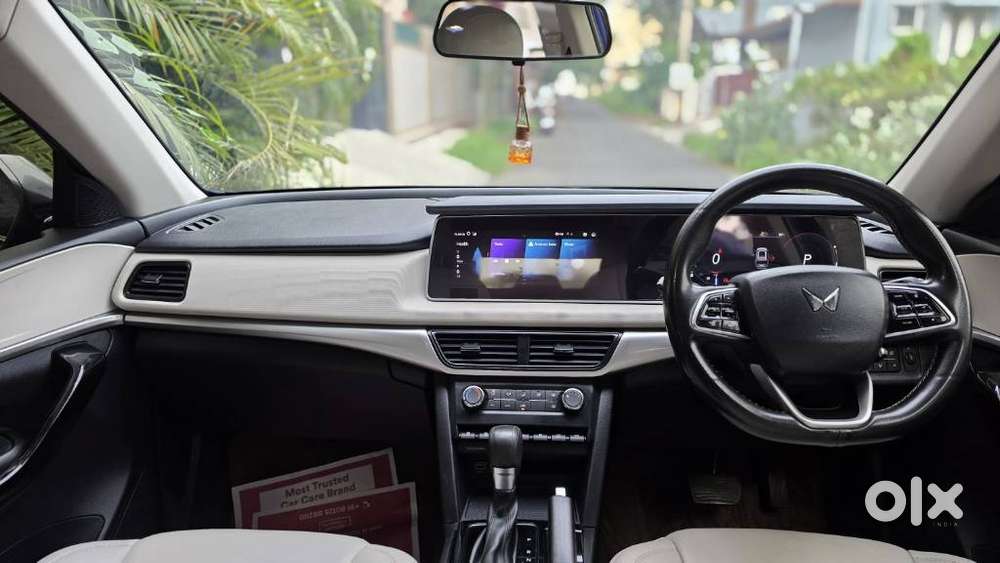 Mahindra Xuv700 2.2 Ax 5 Diesel At Str, 2022, Diesel