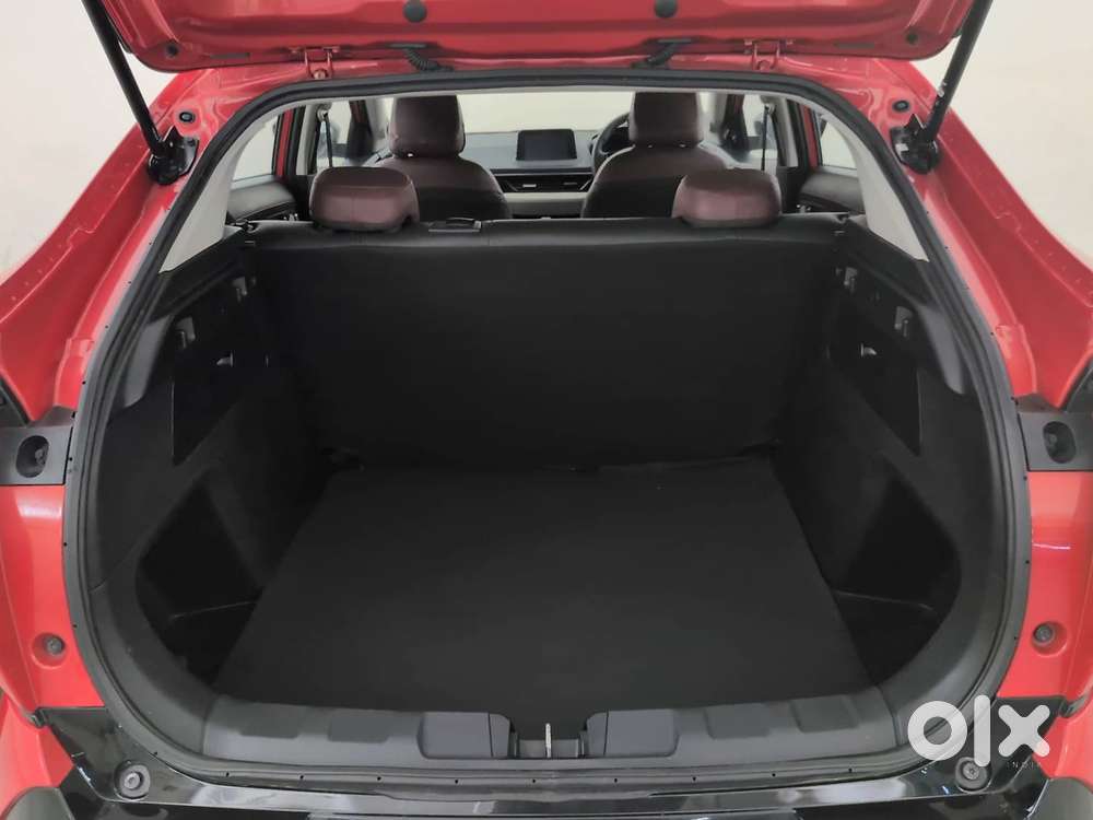 Tata Curvv S 1.2 Revotron Petrol 6mt, 2025, Petrol