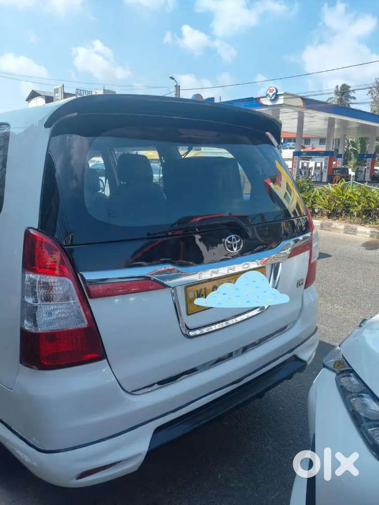 Toyota Innova 2015