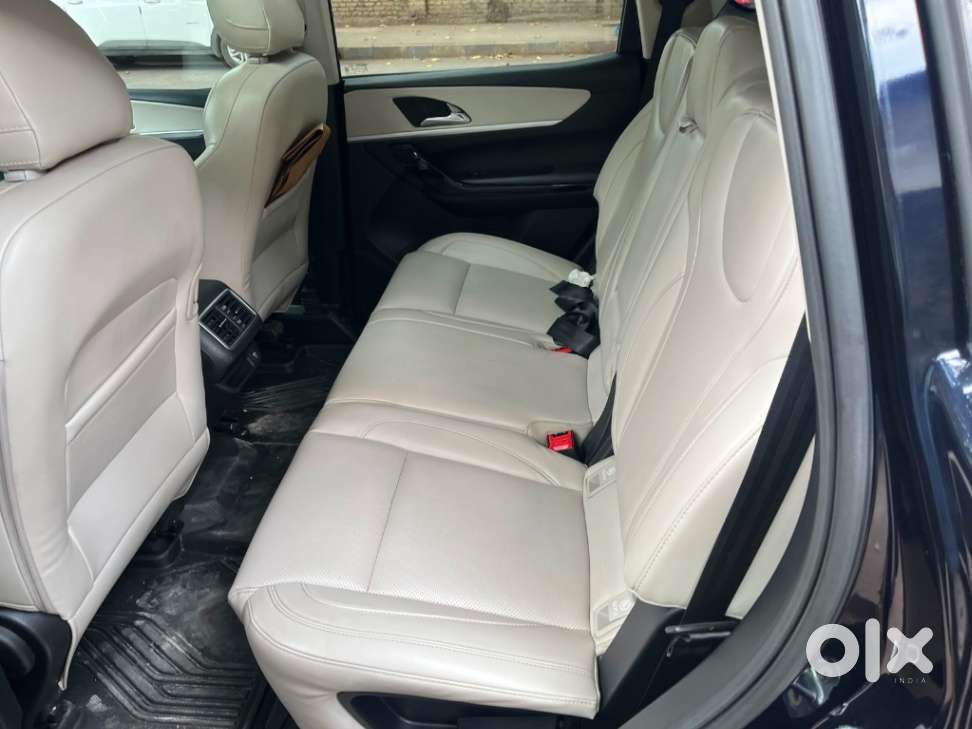 Mahindra Xuv700 2.2 Ax 7 Diesel At Luxury Pack Str, 2022, Diesel