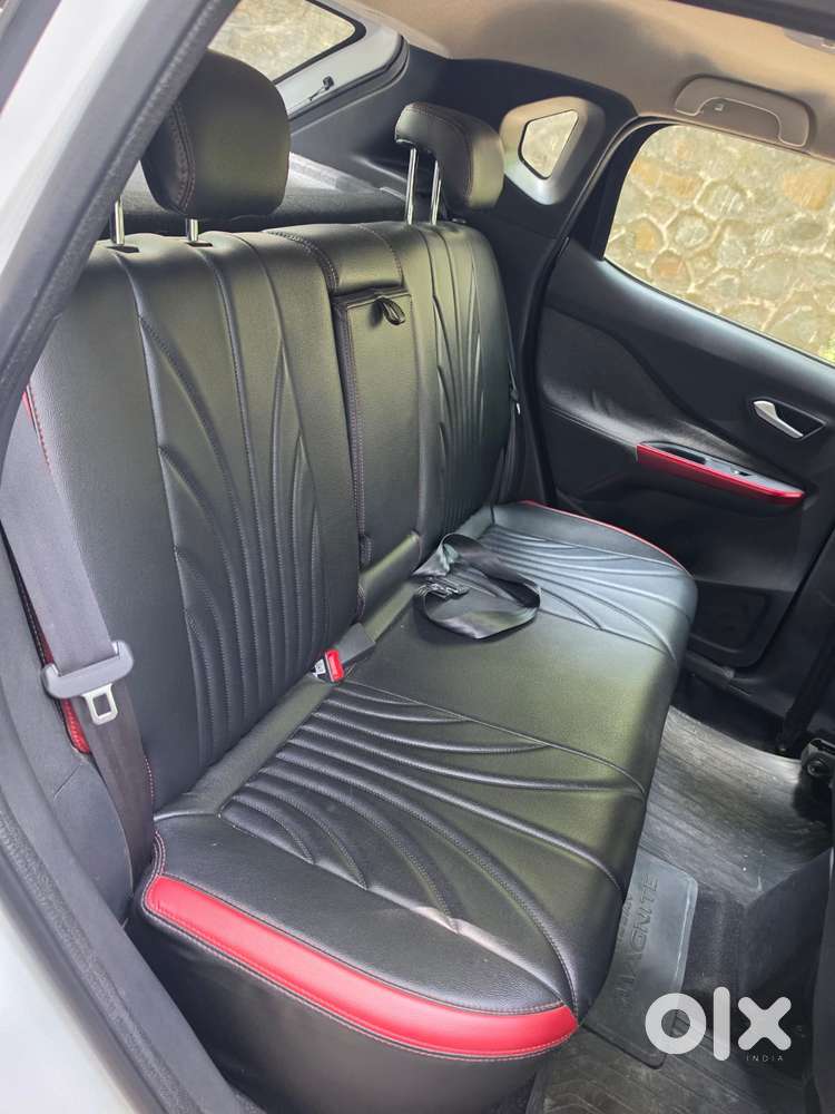 Nissan Magnite Xv Turbo Cvt Red Edition, 2022, Petrol