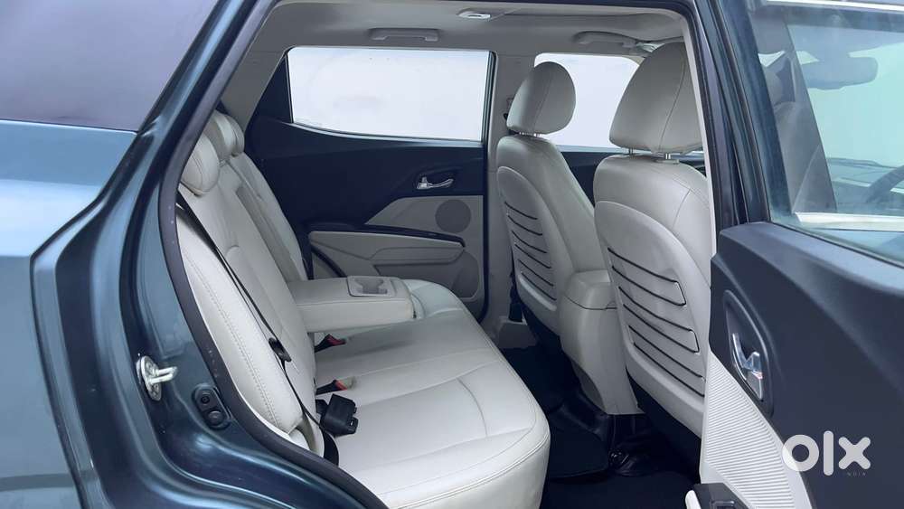 Mahindra Xuv300 W8 Option, 2022, Petrol