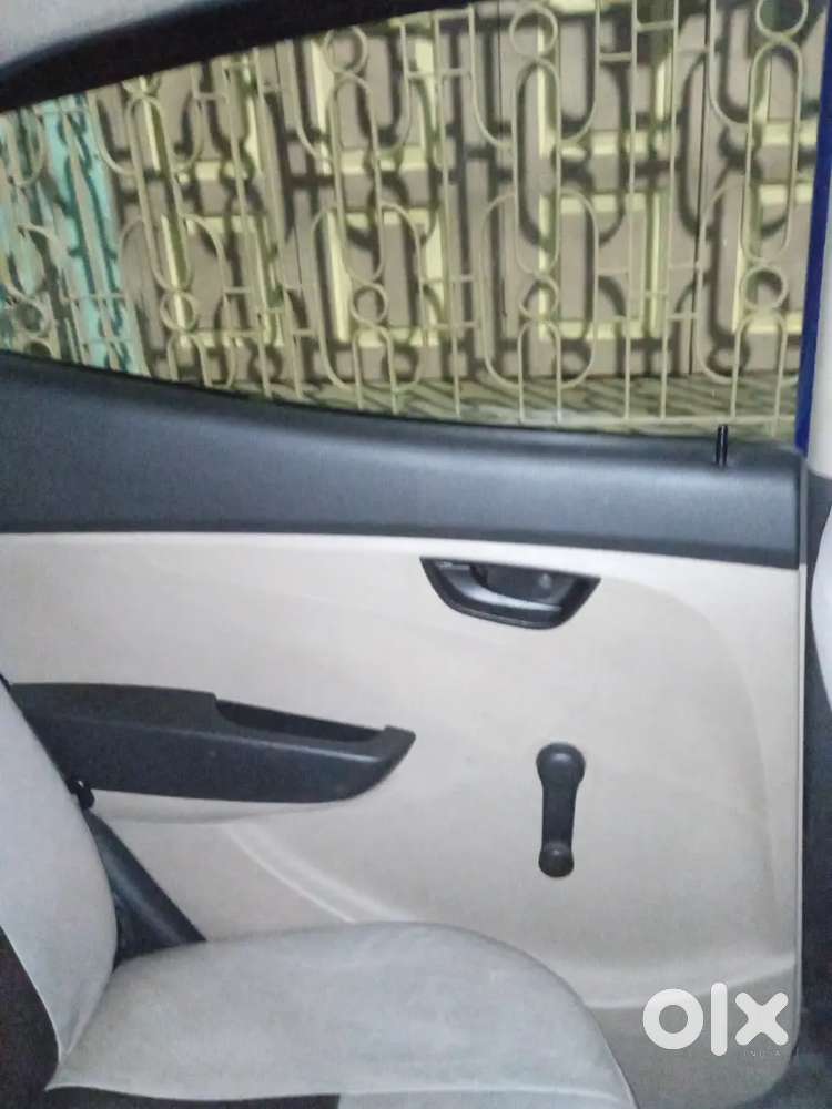 Hyundai Eon 2011 Petrol 32800 Km Running