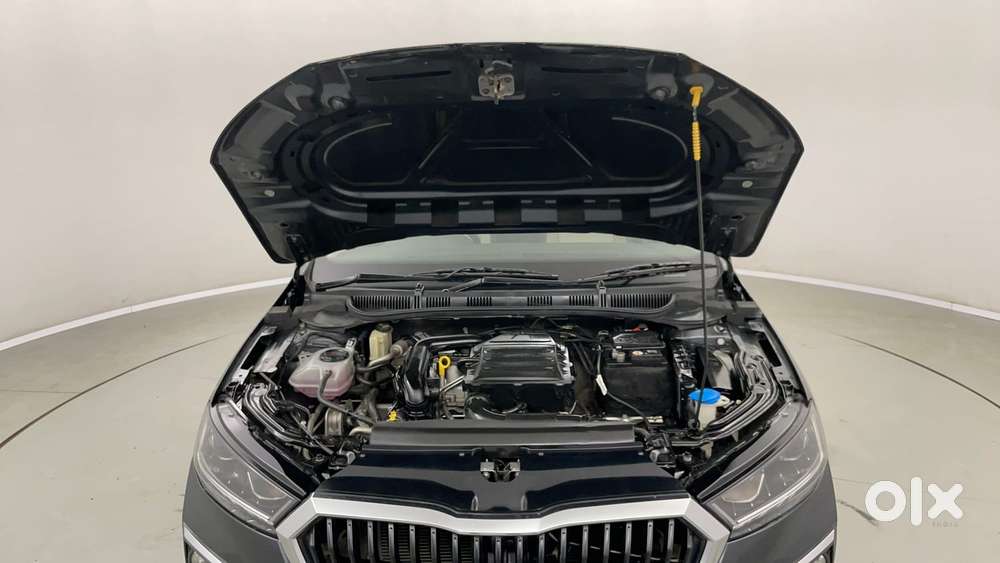 Skoda Slavia Style 1.0l Tsi Mt, 2023, Petrol