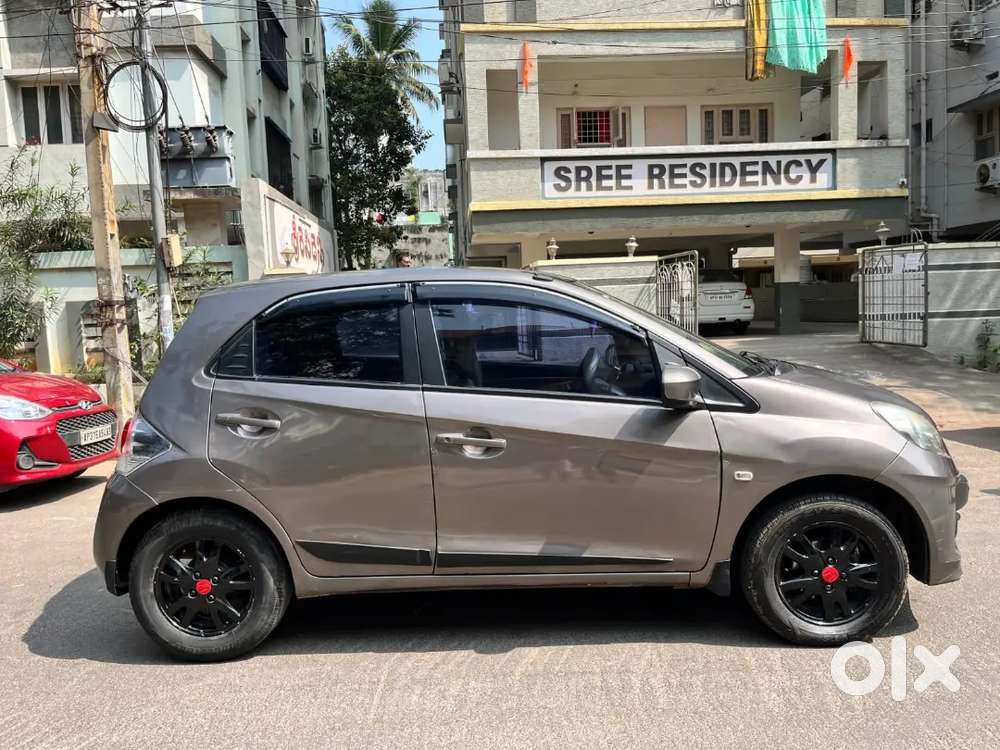 Honda Brio 2013 Petrol Well Maintained