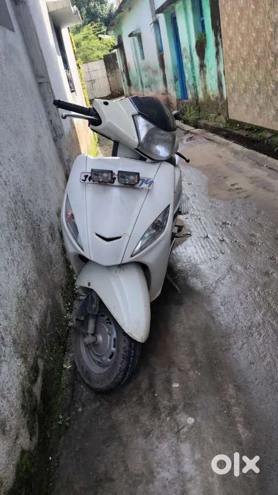 White Maestro Scooty Price Hero Maestro White Colour 10 September