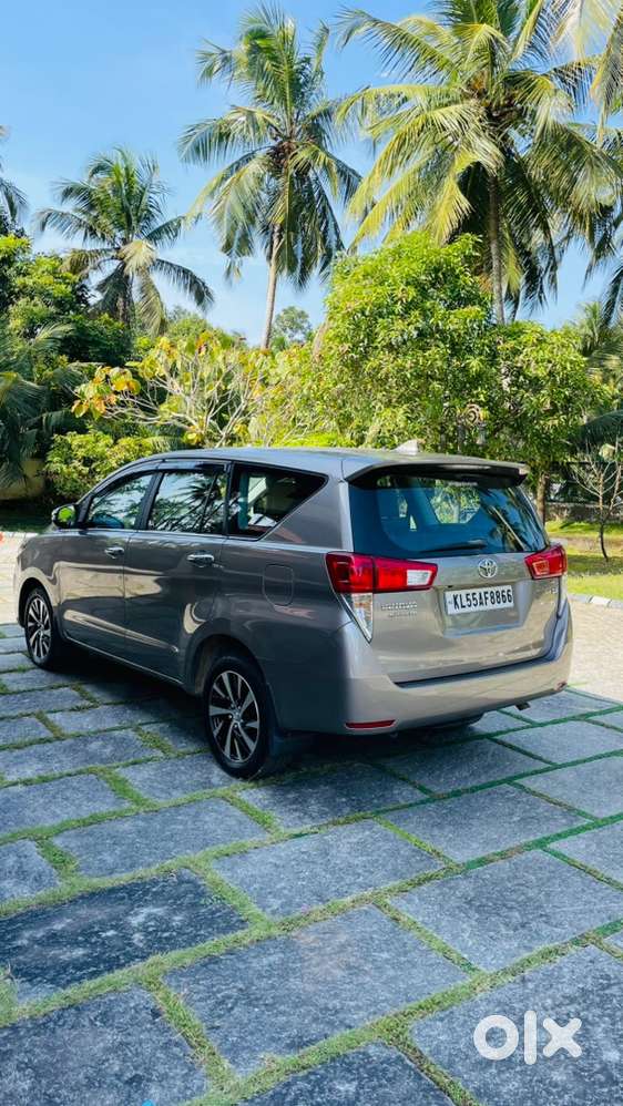 2022 Toyota Innova Crysta