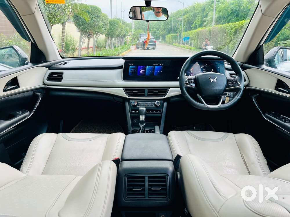 Mahindra Xuv700 2.2 Ax 5 Diesel At 7 Str, 2023, Diesel