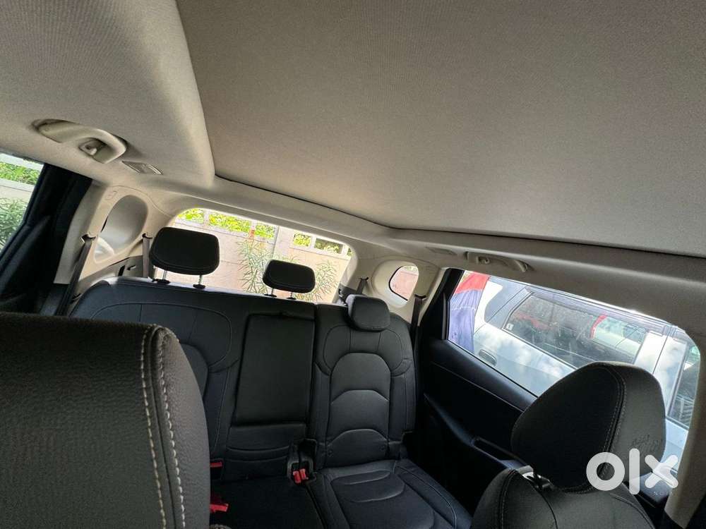 Mg Hector Plus Sharp Pro Blackstorm 1.5 Turbo Petrol Cvt 7 Str, 2024..