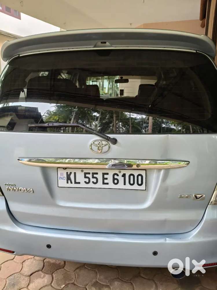 Toyota Innova Petrol 2010 Suv