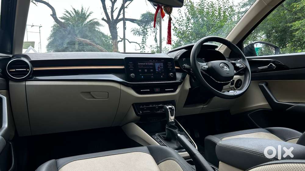 Skoda Slavia Style 1.0l Tsi At, 2023, Petrol