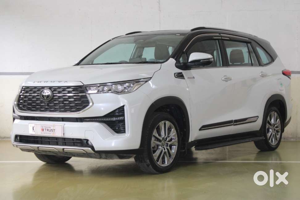 Toyota Innova Hycross 2.0 Zx (o) Hybrid 7 Str, 2023, Petrol