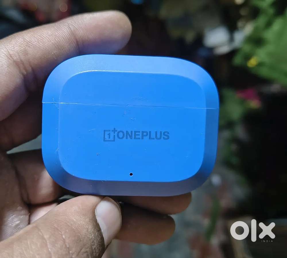 Oneplus Nord Buds 3r , Realme Buds Air 6